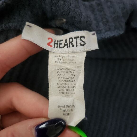 2 Hearts Waffle Knit 3/4 Sleeve Asymmetric Hem Top Blue Size‎ Medium - Picture 3 of 7